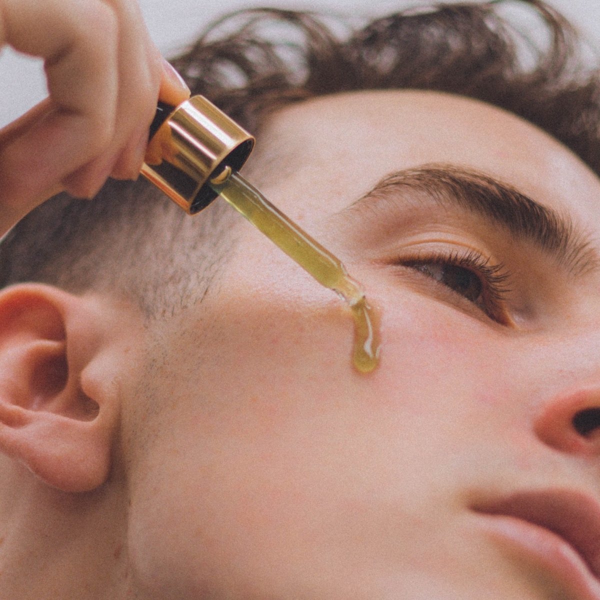 Serum Of Clear organic natural salicylic acid serum on male skin - Eco By Sonya